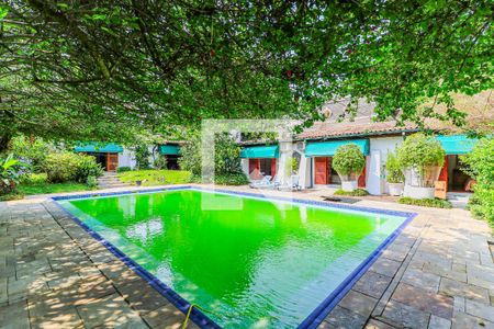 Casa à venda com 620m², 3 quartos e 7 vagas Casa à venda com 620m², 3 quartos e 7 vagasPiscina