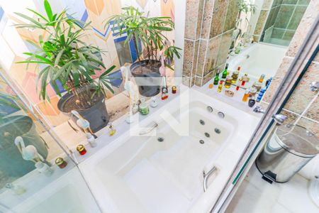 Casa à venda com 620m², 3 quartos e 7 vagas Casa à venda com 620m², 3 quartos e 7 vagasBanheiro 2