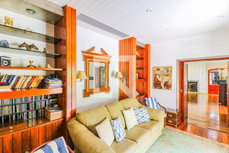 Sala íntima de casa à venda com 3 quartos, 620m² em Santo Amaro, São Paulo