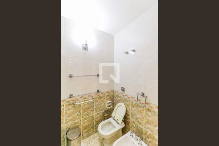 Casa à venda com 620m², 3 quartos e 7 vagas Casa à venda com 620m², 3 quartos e 7 vagasBanheiro Suíte 1