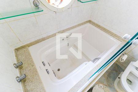 Casa à venda com 620m², 3 quartos e 7 vagas Casa à venda com 620m², 3 quartos e 7 vagas Banheiro 1