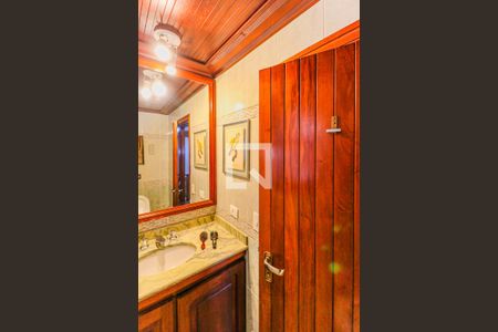 Casa à venda com 620m², 3 quartos e 7 vagas Casa à venda com 620m², 3 quartos e 7 vagasLavabo