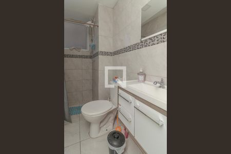 Banheiro de apartamento à venda com 2 quartos, 43m² em Sarandi, Porto Alegre