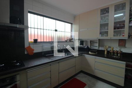 Casa para alugar com 250m², 3 quartos e 2 vagasCozinha