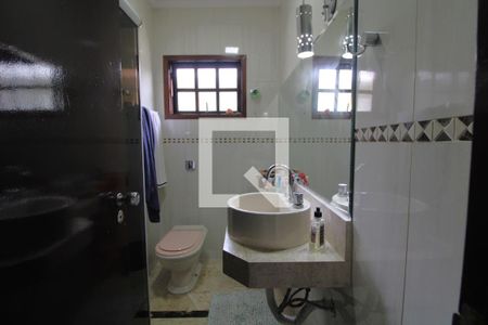 Casa para alugar com 250m², 3 quartos e 2 vagasBanheiro