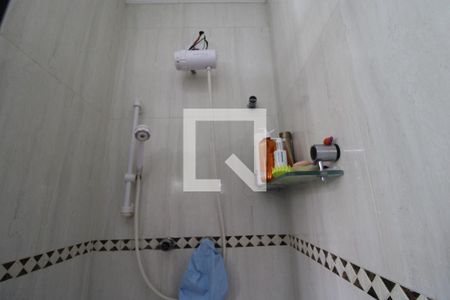 Casa para alugar com 250m², 3 quartos e 2 vagasChuveiro banheiro da suíte 