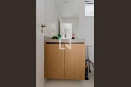 Apartamento à venda com 140m², 3 quartos e 3 vagas Apartamento à venda com 140m², 3 quartos e 3 vagasBanheiro da Suíte 2