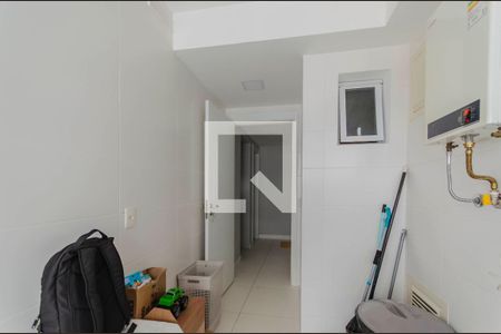 Apartamento à venda com 140m², 3 quartos e 3 vagas Apartamento à venda com 140m², 3 quartos e 3 vagasÁrea de Serviço