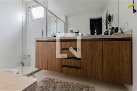 Apartamento à venda com 140m², 3 quartos e 3 vagas Apartamento à venda com 140m², 3 quartos e 3 vagasBanheiro da Suíte 1