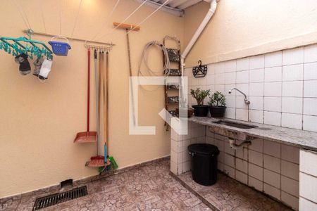 Casa à venda com 120m², 3 quartos e 2 vagas Casa à venda com 120m², 3 quartos e 2 vagasÁrea comum - Churrasqueira