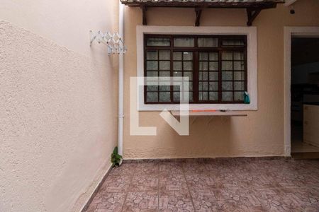 Casa à venda com 120m², 3 quartos e 2 vagas Casa à venda com 120m², 3 quartos e 2 vagasÁrea comum - Churrasqueira