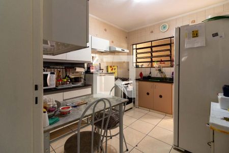 Casa à venda com 120m², 3 quartos e 2 vagas Casa à venda com 120m², 3 quartos e 2 vagasCozinha