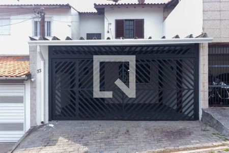 Casa à venda com 120m², 3 quartos e 2 vagas Casa à venda com 120m², 3 quartos e 2 vagasFachada