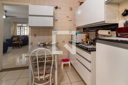 Casa à venda com 120m², 3 quartos e 2 vagas Casa à venda com 120m², 3 quartos e 2 vagasCozinha