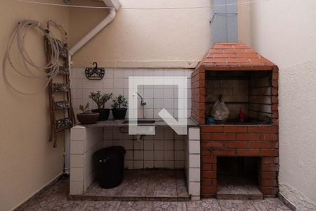 Casa à venda com 120m², 3 quartos e 2 vagas Casa à venda com 120m², 3 quartos e 2 vagasÁrea comum - Churrasqueira