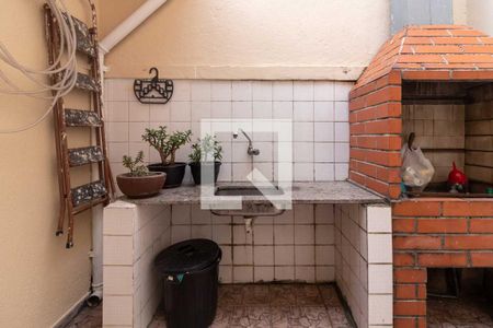 Casa à venda com 120m², 3 quartos e 2 vagas Casa à venda com 120m², 3 quartos e 2 vagasÁrea comum - Churrasqueira