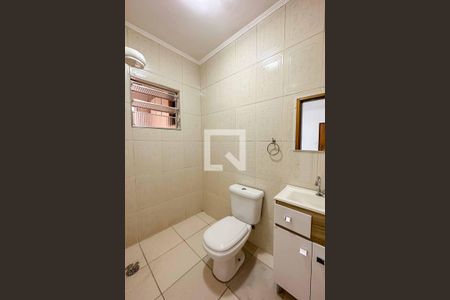 Banheiro da Suíte de casa para alugar com 2 quartos, 125m² em Vila Pita, São Paulo