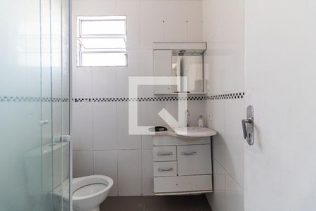 Banheiro de casa para alugar com 2 quartos, 60m² em São João Climaco, São Paulo