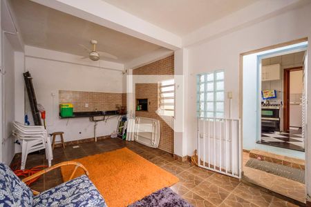 Casa à venda com 330m², 3 quartos e 3 vagas Casa à venda com 330m², 3 quartos e 3 vagasChurrasqueira