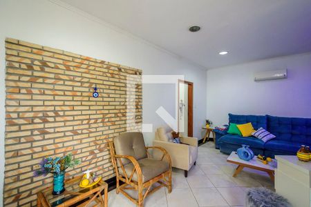 Sala de casa à venda com 3 quartos, 330m² em Azenha, Porto Alegre