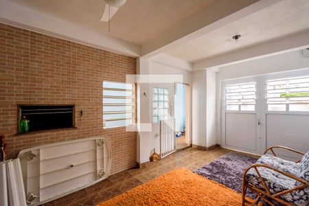 Casa à venda com 330m², 3 quartos e 3 vagas Casa à venda com 330m², 3 quartos e 3 vagasChurrasqueira