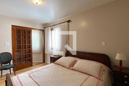 Casa de condomínio à venda com 270m², 3 quartos e 2 vagasSuíte 1