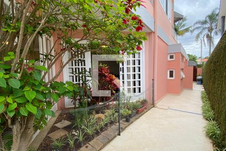 Casa de condomínio à venda com 270m², 3 quartos e 2 vagasCorredor