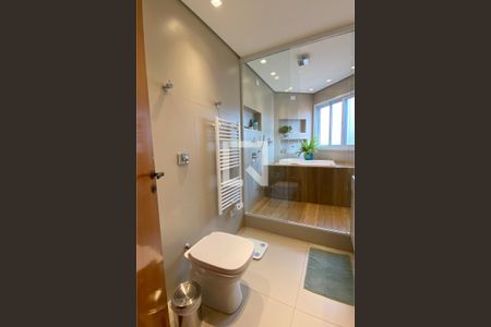 Casa de condomínio à venda com 270m², 3 quartos e 2 vagasBanheiro da Suíte 1