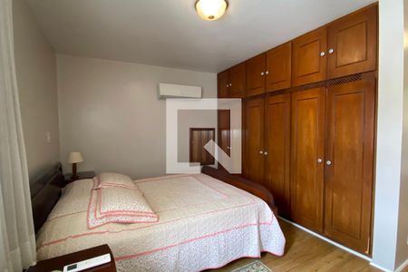 Casa de condomínio à venda com 270m², 3 quartos e 2 vagasSuíte 1