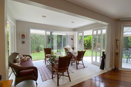 Sala de Estar de casa de condomínio à venda com 3 quartos, 270m² em Alphaville, Santana de Parnaíba