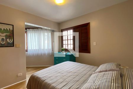 Casa de condomínio à venda com 270m², 3 quartos e 2 vagasSuíte 2
