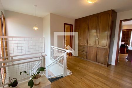 Casa de condomínio à venda com 270m², 3 quartos e 2 vagasHall