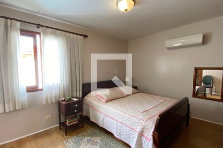 Casa de condomínio à venda com 270m², 3 quartos e 2 vagasSuíte 1