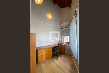 Casa de condomínio à venda com 270m², 3 quartos e 2 vagasSuíte 2