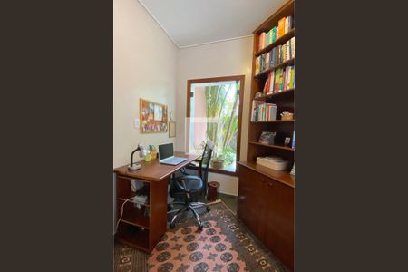 Escritório de casa de condomínio à venda com 3 quartos, 270m² em Alphaville, Santana de Parnaíba