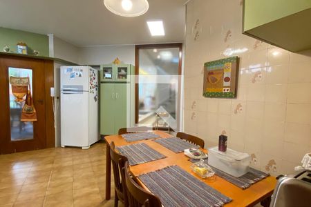 Casa de condomínio à venda com 270m², 3 quartos e 2 vagasCozinha