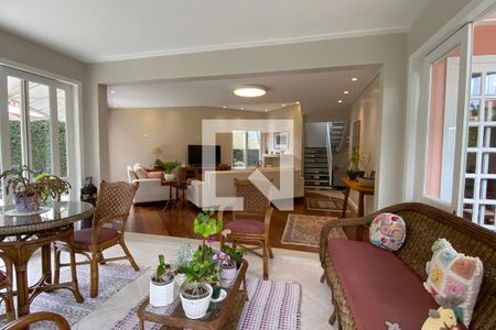 Sala de Estar de casa de condomínio à venda com 3 quartos, 270m² em Alphaville, Santana de Parnaíba