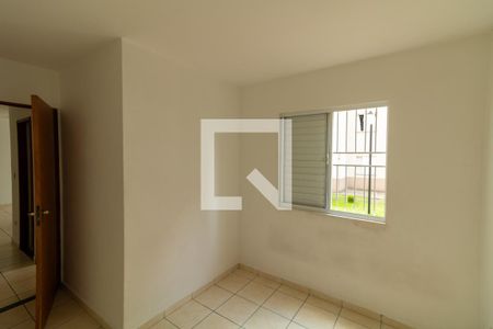 Quarto 2 de apartamento para alugar com 2 quartos, 48m² em Jardim Zelia, Itaquaquecetuba