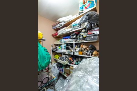 Casa à venda com 210m², 3 quartos e 2 vagasDespensa