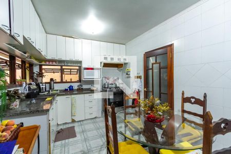 Casa à venda com 210m², 3 quartos e 2 vagasCozinha