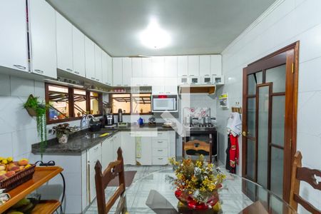 Casa à venda com 210m², 3 quartos e 2 vagasCozinha