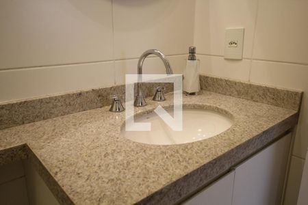 Apartamento para alugar com 81m², 2 quartos e 2 vagasBanheiro