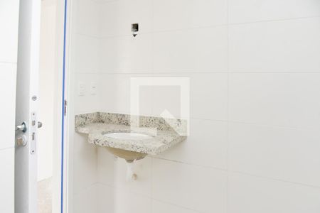 Apartamento à venda com 83m², 2 quartos e 2 vagasBanheiro da Suíte 1