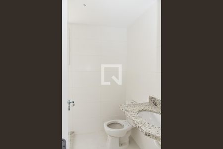 Apartamento à venda com 83m², 2 quartos e 2 vagasBanheiro da Suíte 2