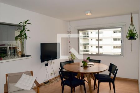 Sala de apartamento para alugar com 2 quartos, 75m² em Cerqueira César, São Paulo