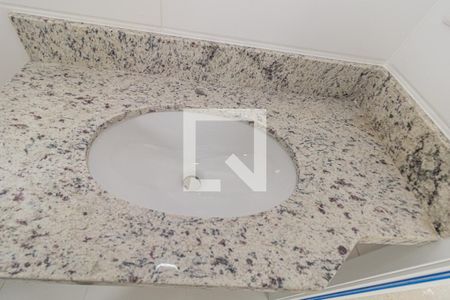 Apartamento à venda com 83m², 2 quartos e 2 vagasBanheiro da Suíte 1