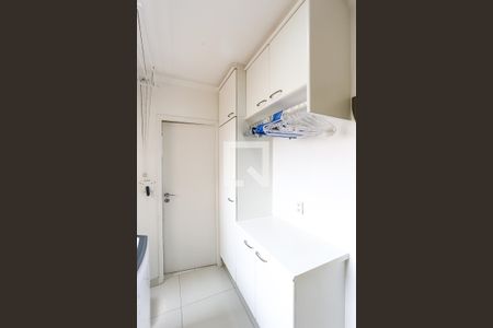Apartamento à venda com 230m², 3 quartos e 4 vagas Apartamento à venda com 230m², 3 quartos e 4 vagasÁrea de Serviço