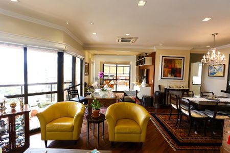 Apartamento à venda com 230m², 3 quartos e 4 vagas Apartamento à venda com 230m², 3 quartos e 4 vagasSala