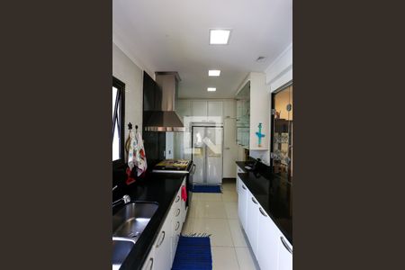 Apartamento à venda com 230m², 3 quartos e 4 vagas Apartamento à venda com 230m², 3 quartos e 4 vagasCozinha