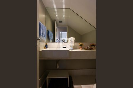 Apartamento à venda com 230m², 3 quartos e 4 vagas Apartamento à venda com 230m², 3 quartos e 4 vagasLavabo